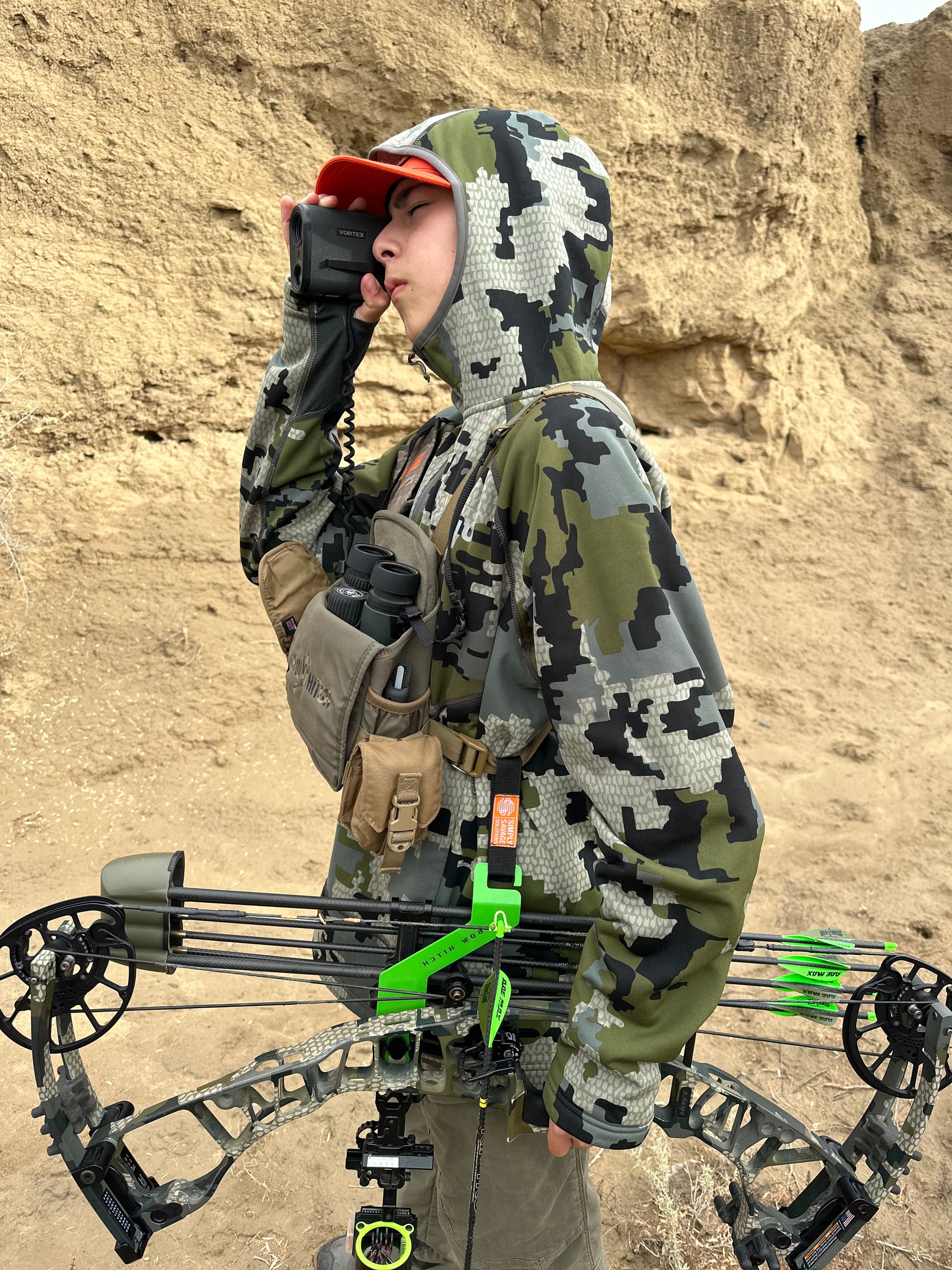 bino strap harness